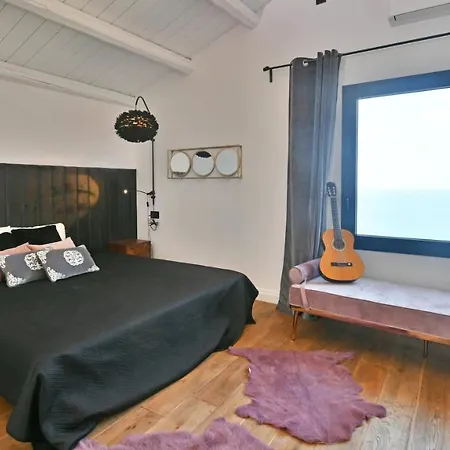 Villa Luna 8, Emma Cefalu
