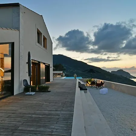 Luna 8, Emma Villa Cefalu